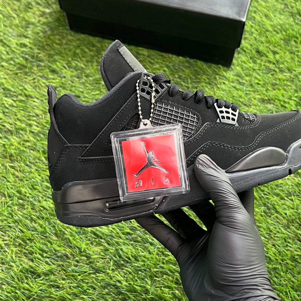 Air Jordan 4 Retro “Black Cat”