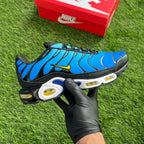 Nike Air Max Plus OG “Hyper Blue”